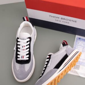 [국내배송]톰브라운 [Th*om Browne] 파인 키드 스웨이드 테크 러닝 슈즈