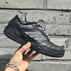 [국내배송]발렌시아가 햄튼스 원 아웃 스니커즈 블랙