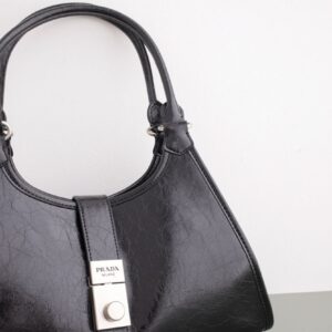 [국내배송]프라다 라지 가죽 토트백