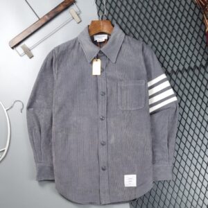 [국내배송]톰브라운 가먼트다이 코듀로이 사선완장 프론트 셔츠자켓 (11월 10일까지만 판매)