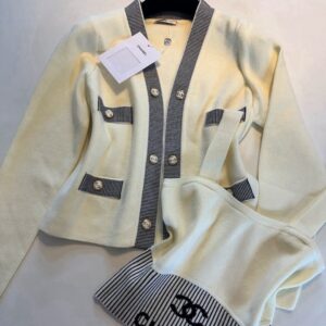 [국내배송]샤넬 줄 나시 가디건 세트