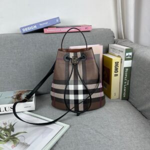 [국내배송]버버리 체크 버킷백
