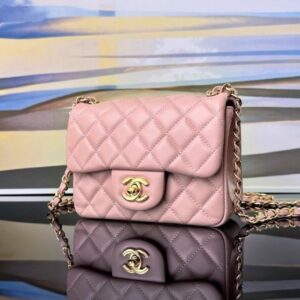 [국내배송]샤넬 쁘띠삭 플랩백 램스킨 핑크 금장 A35200