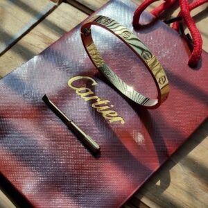 [국내배송]까르띠에 러브팔찌 골드