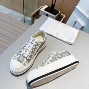 [국내배송]디올 워크앤 오블리크 자수 신형 로우탑