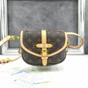 [국내배송]루이비통 소뮈르 BB 숄더백