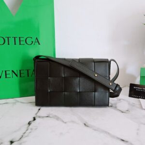 [국내배송]보테가 베네타 카세트 백