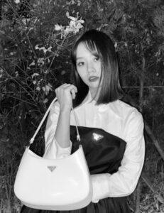 [혜리]prada 클레오 브러시드 레더 숄더백(화이트)