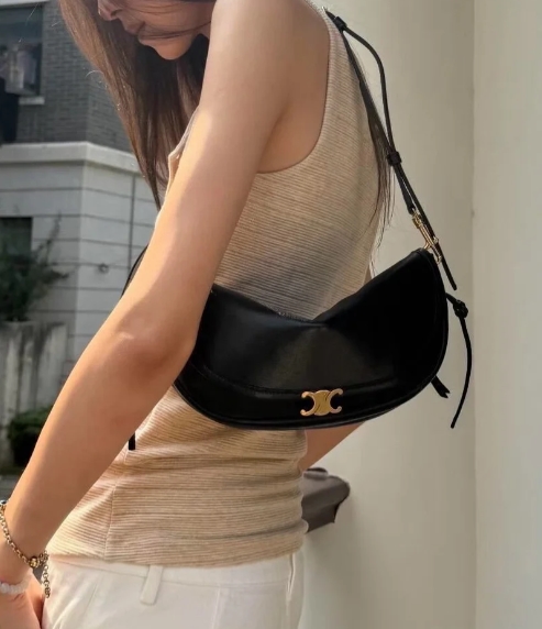 셀린느 리틀 하프문 소프트 트리옹프 레플리카
셀린느 가방 레플리카