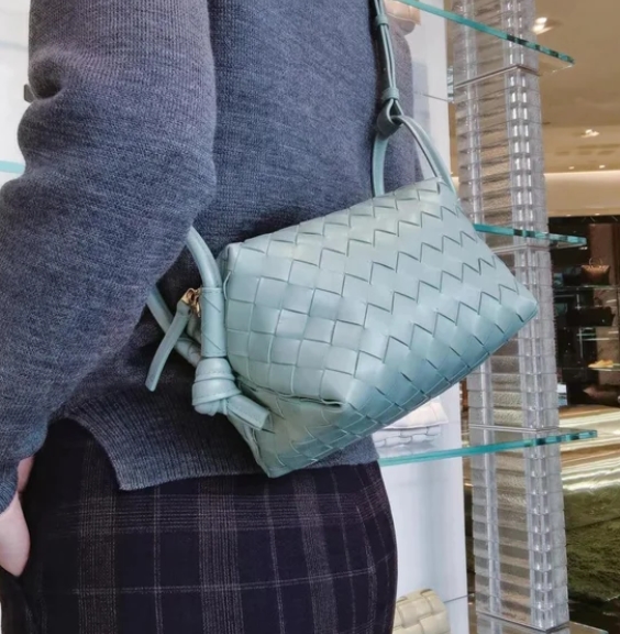 보테가베네타 루프 카메라백 레플리카
보테가베네타 가방 레플리카